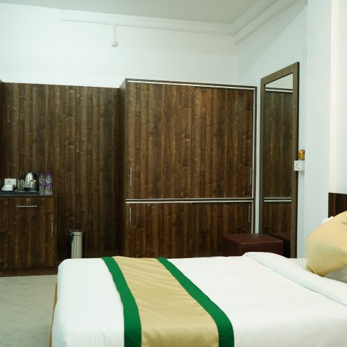 Executive Suite (First Floor)